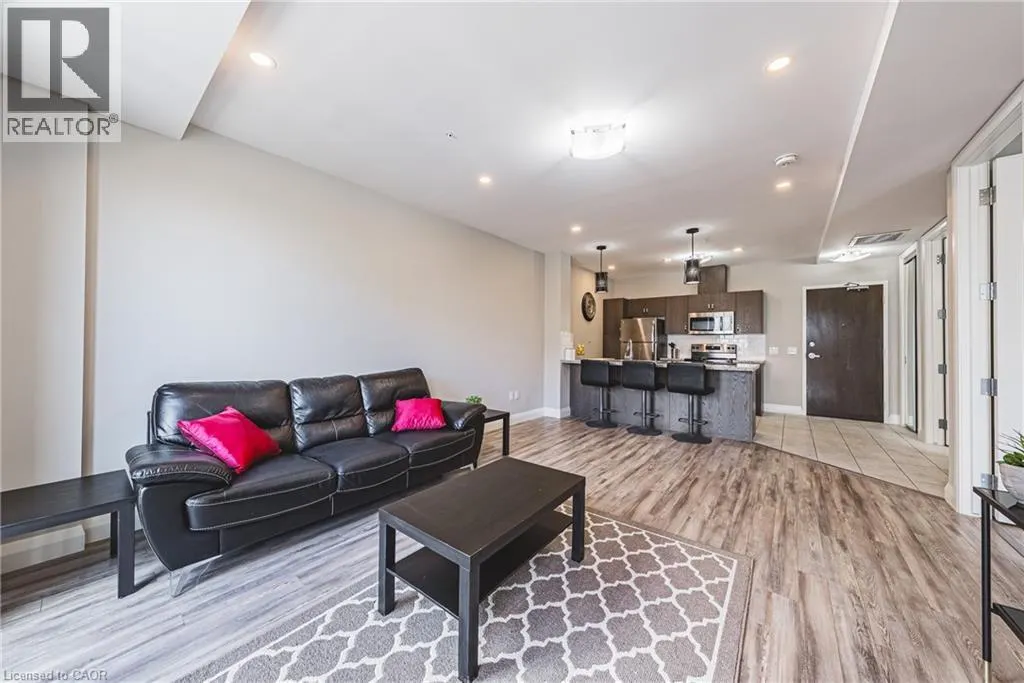 118 KING Street E Unit# 819, #819