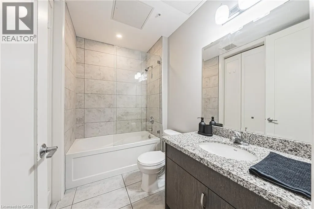 118 KING Street E Unit# 819, #819