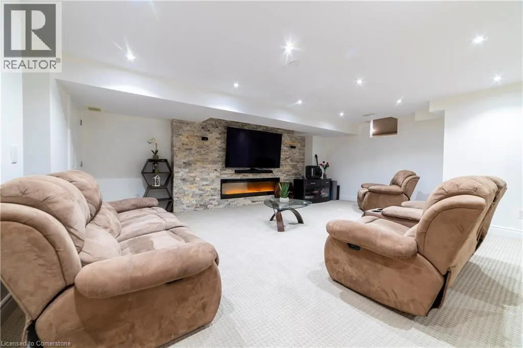 86 JUNETOWN Circle