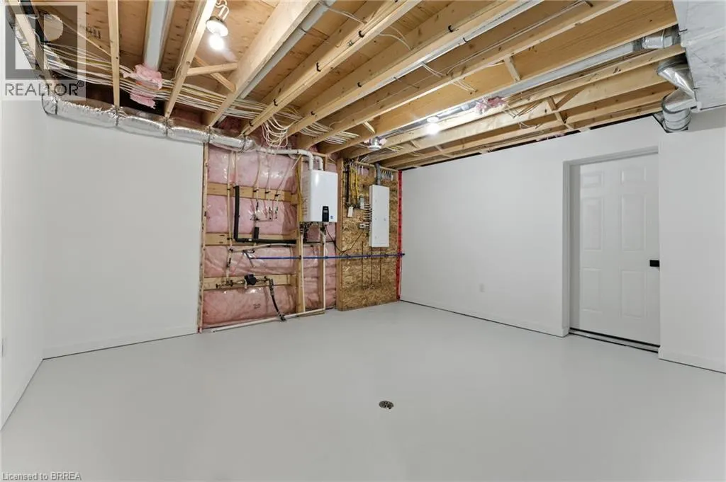 7 MACNEIL Court