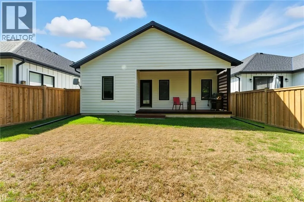 7 MACNEIL Court