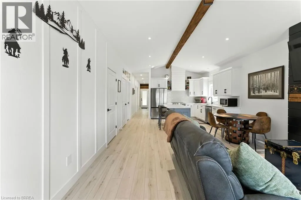 7 MACNEIL Court