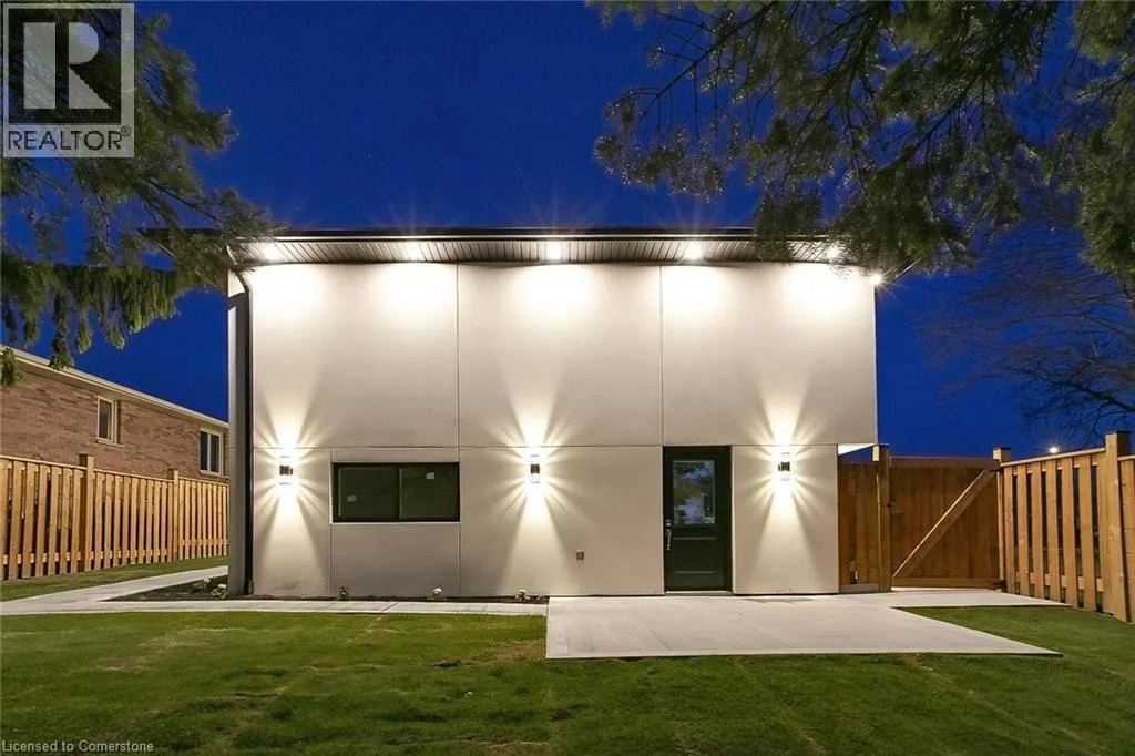633 GREEN MEADOW Crescent