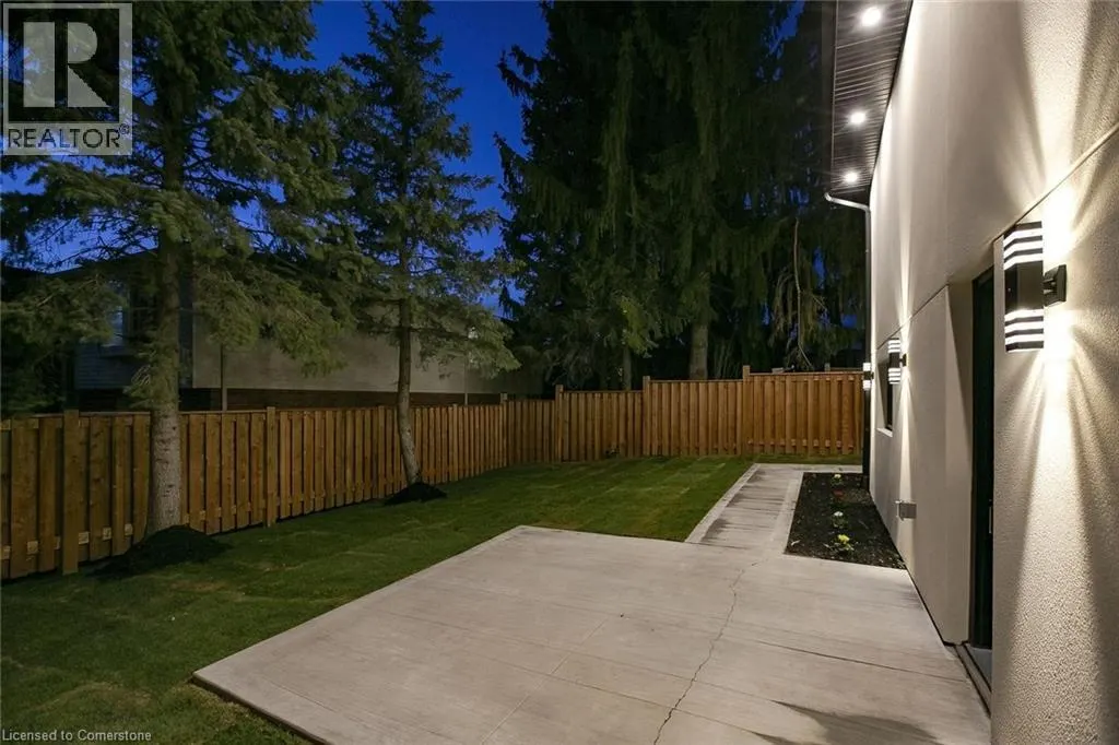 633 GREEN MEADOW Crescent