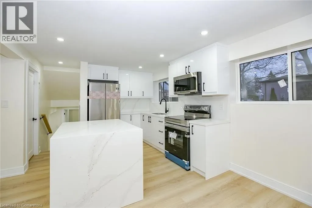 633 GREEN MEADOW Crescent