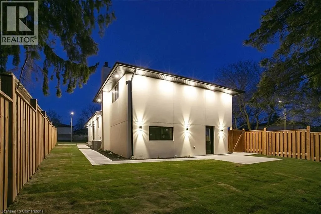 633 GREEN MEADOW Crescent
