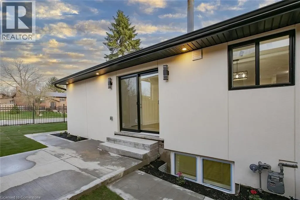 633 GREEN MEADOW Crescent
