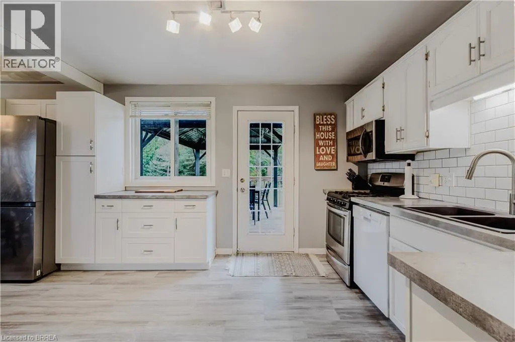 810 VILLA NOVA Road