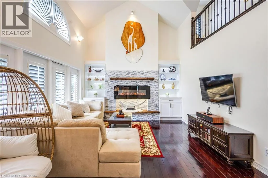 525 LEIGHLAND Drive