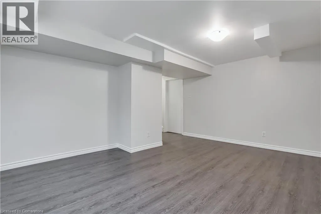 136 FAIRGREEN Close