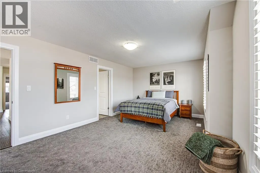 32 ARLINGTON Parkway