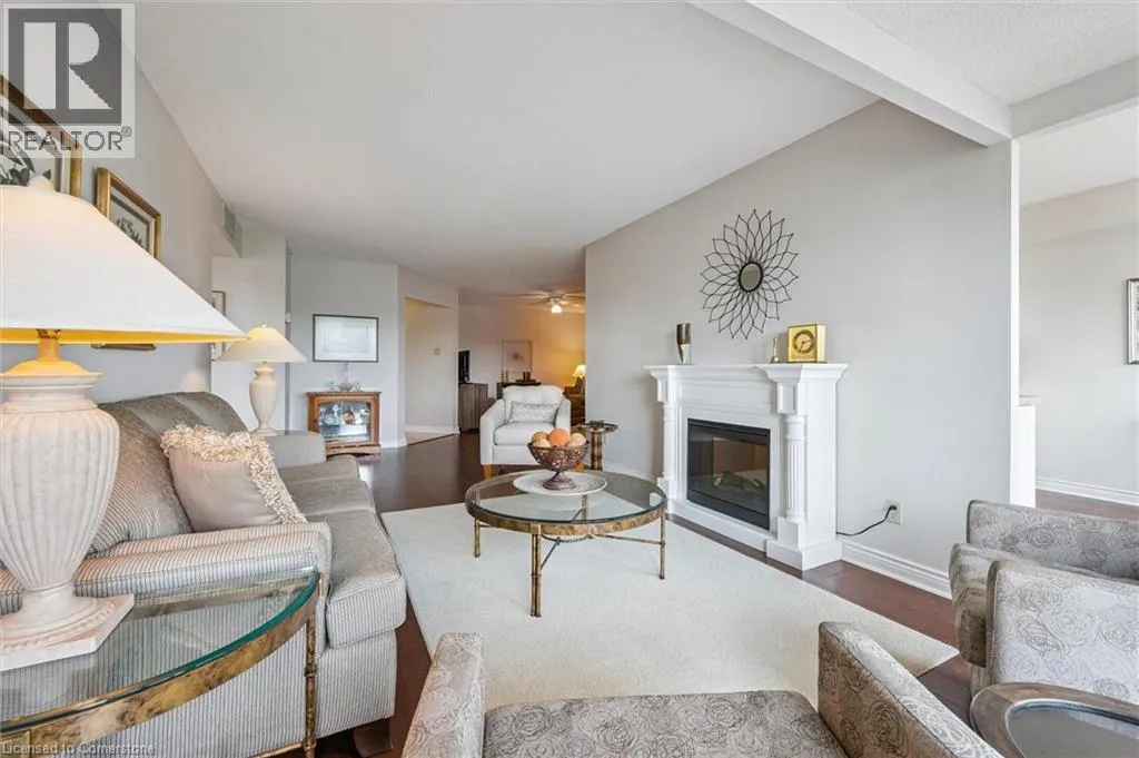 6 WILLOW Street Unit# 704, #704