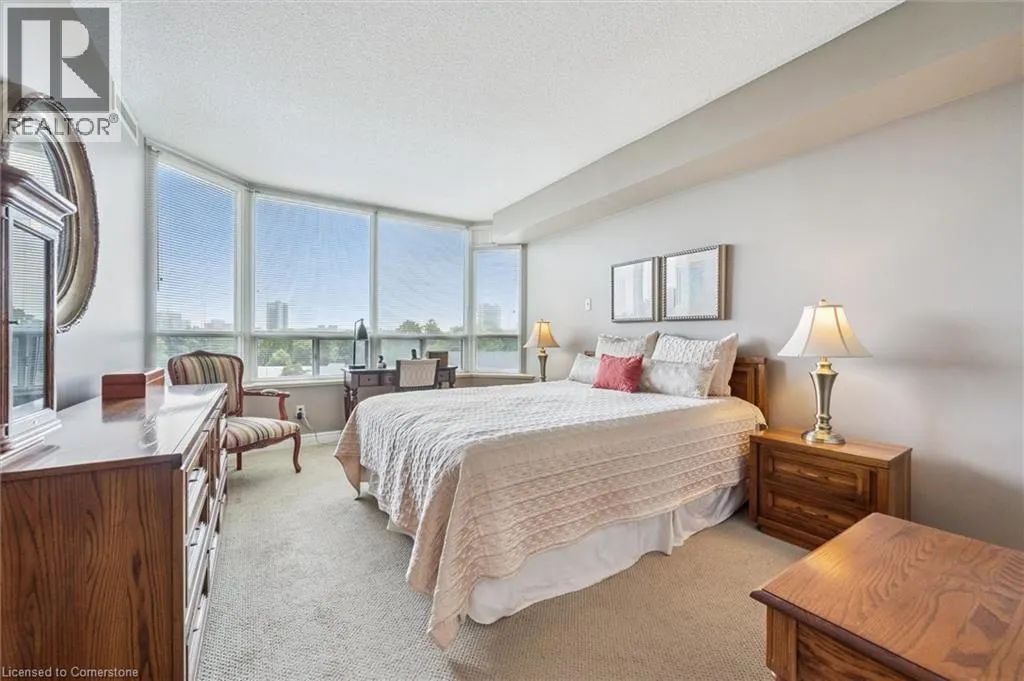 6 WILLOW Street Unit# 704, #704