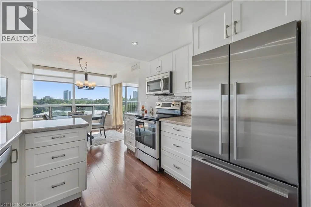 6 WILLOW Street Unit# 704, #704
