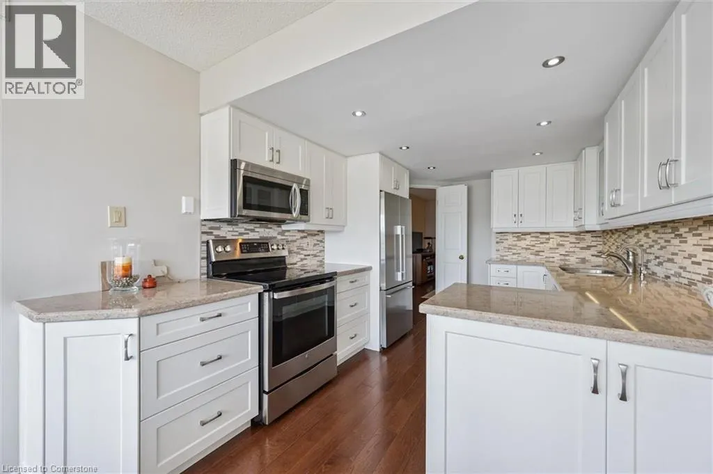 6 WILLOW Street Unit# 704, #704