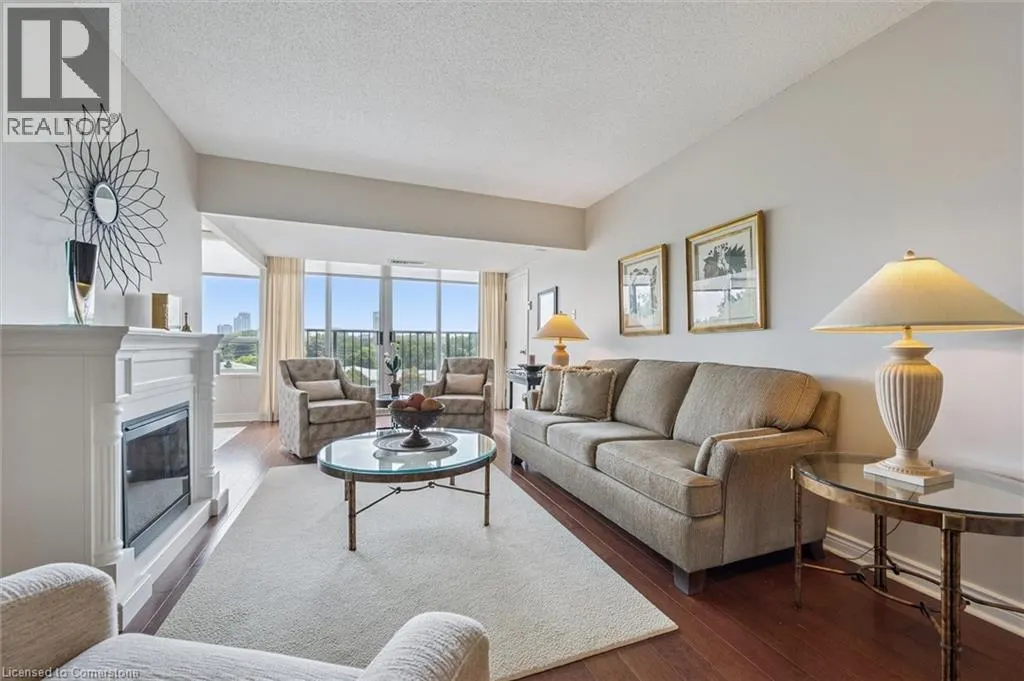 6 WILLOW Street Unit# 704, #704
