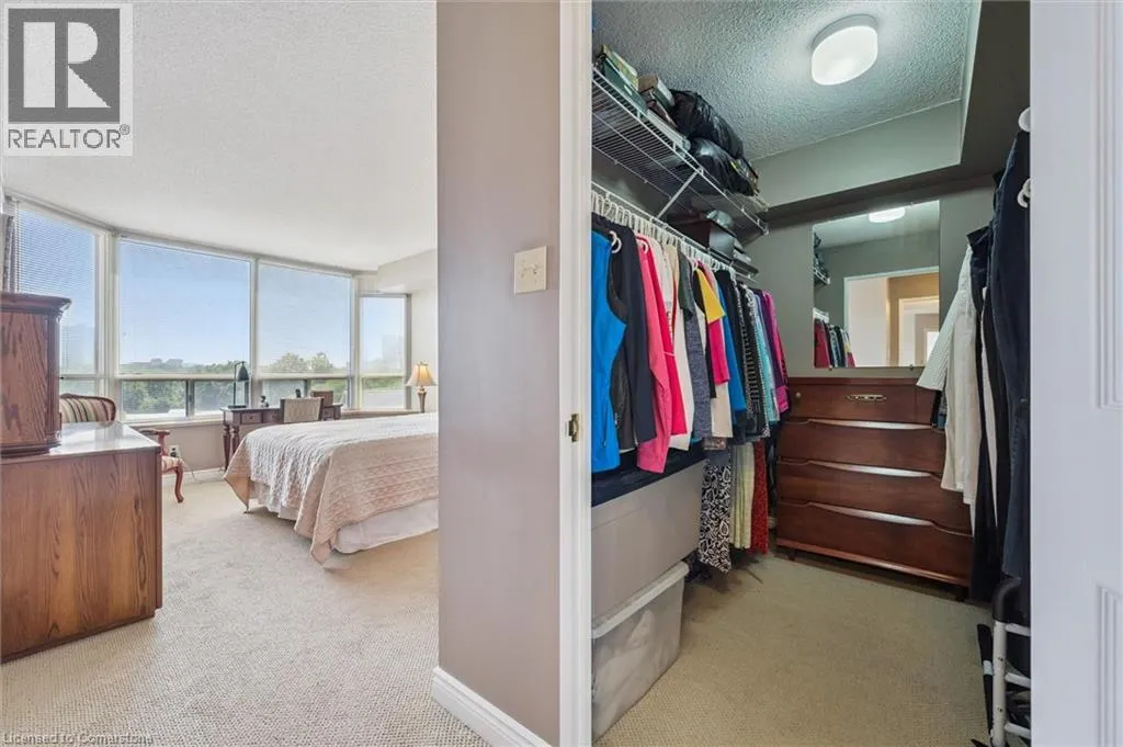 6 WILLOW Street Unit# 704, #704