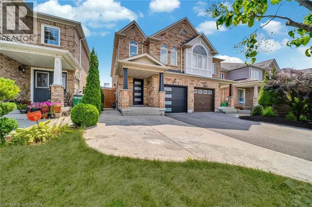 562 ORANGE WALK Crescent