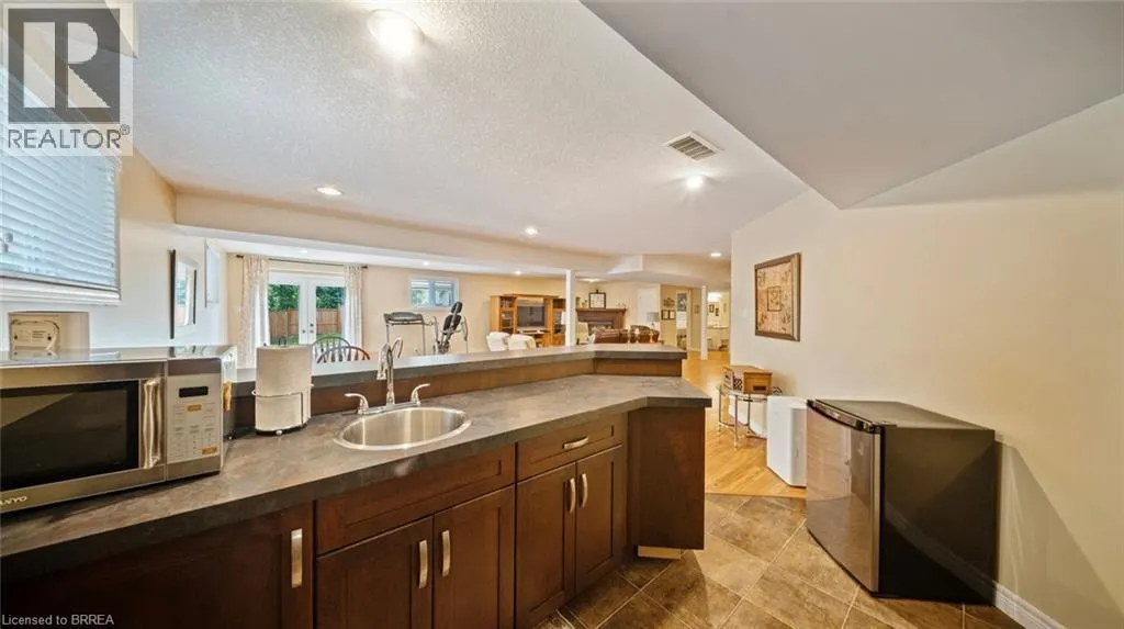 424 LAKEVIEW Drive