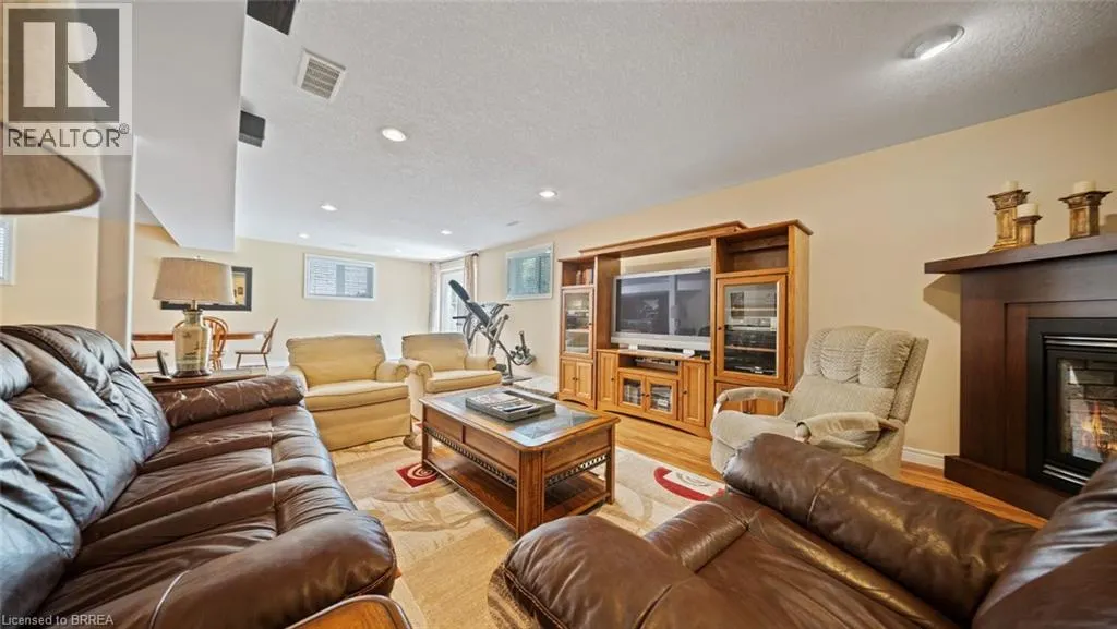 424 LAKEVIEW Drive