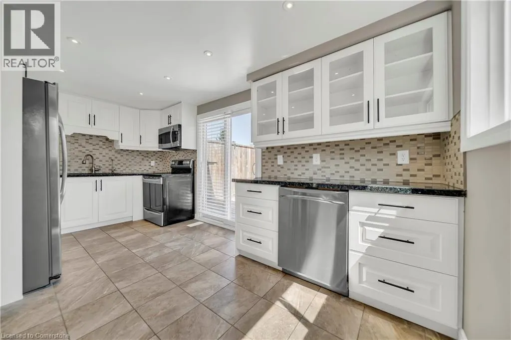 28 UXBRIDGE Crescent