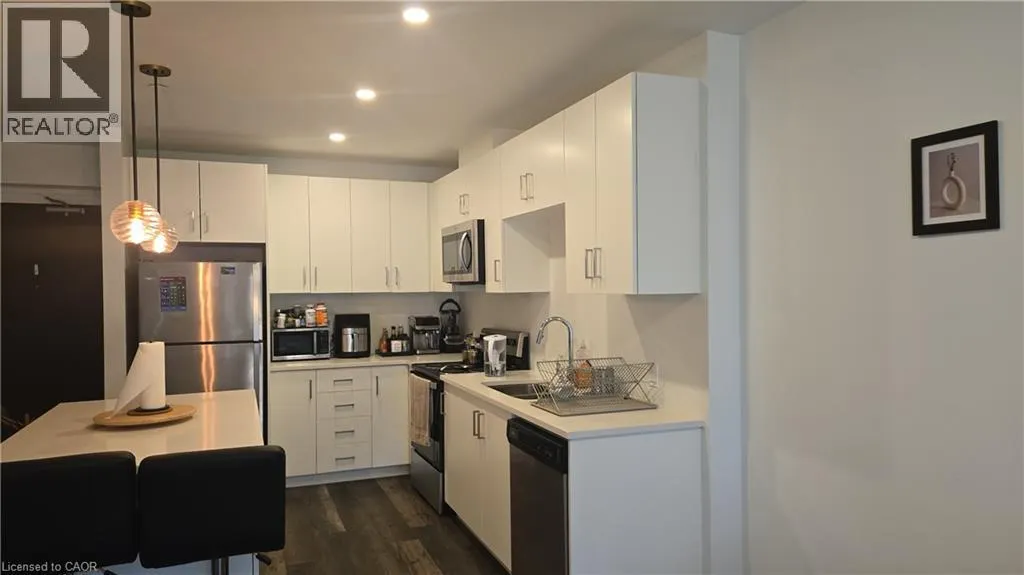 332 GOSLING Gardens Unit# 102, #102