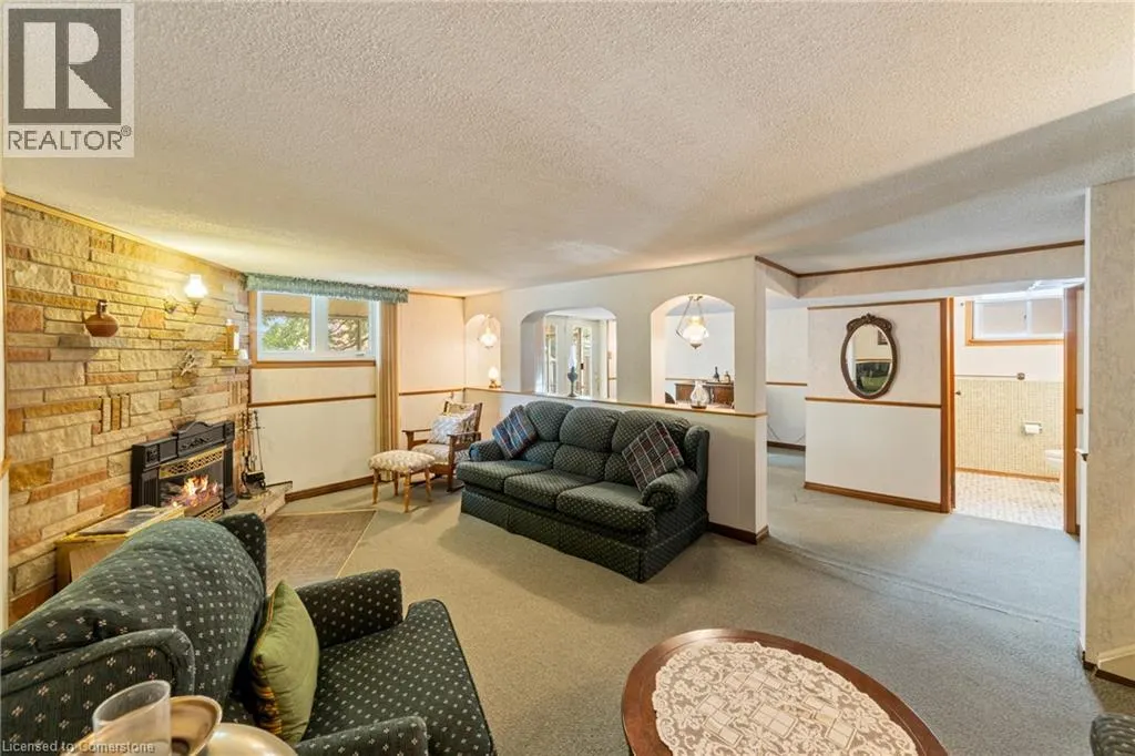 191 APPLEFORD Court