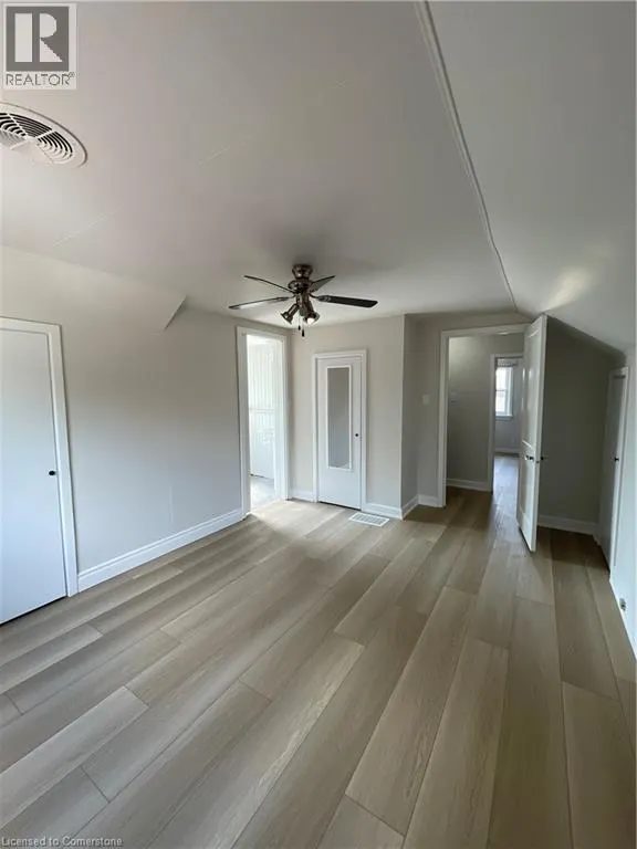 861 VINE Street