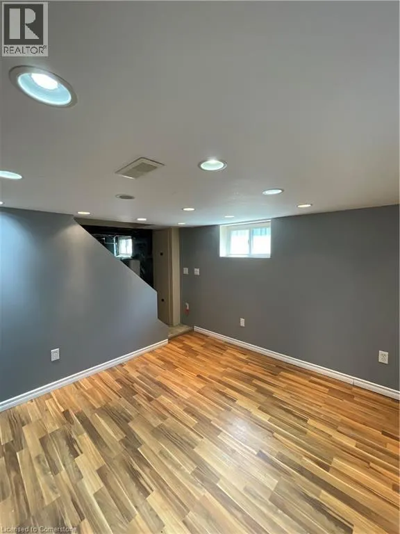 861 VINE Street