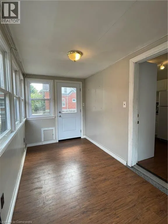 861 VINE Street