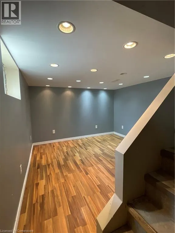 861 VINE Street