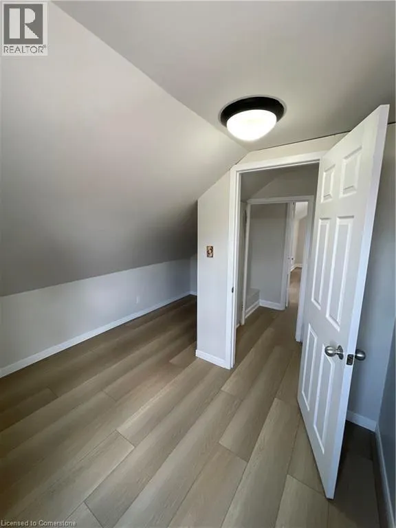 861 VINE Street