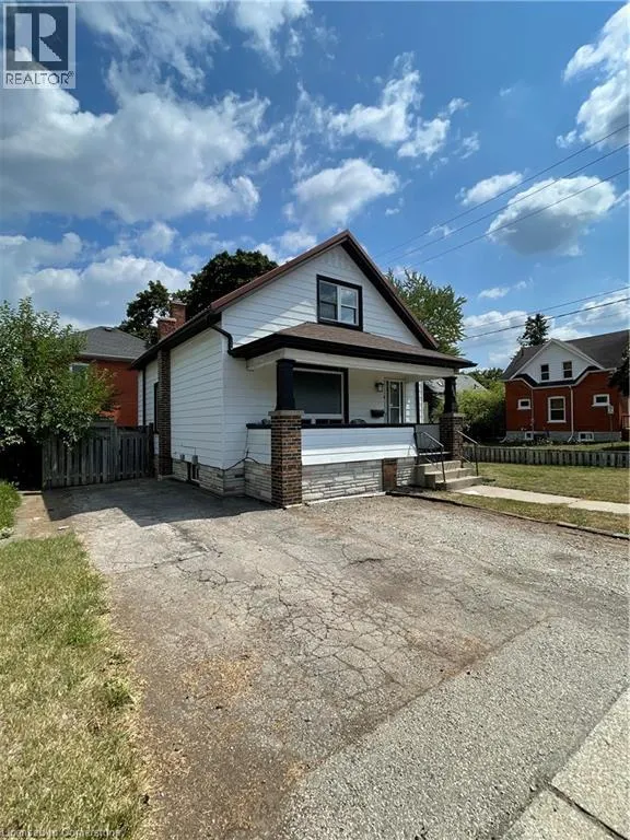 861 VINE Street