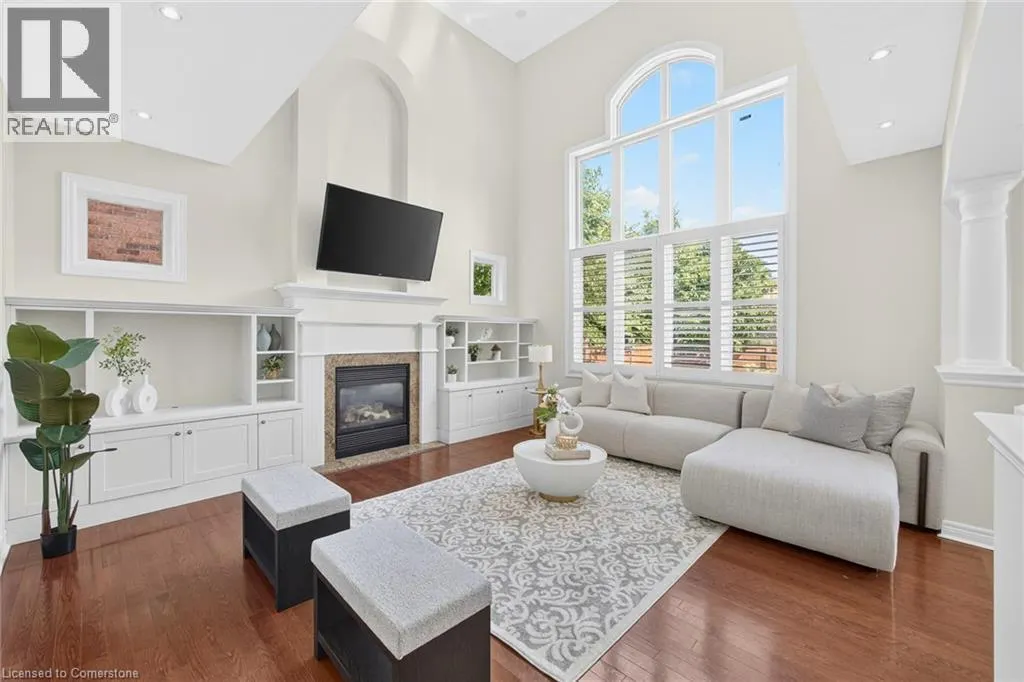 3322 FOX RUN Circle