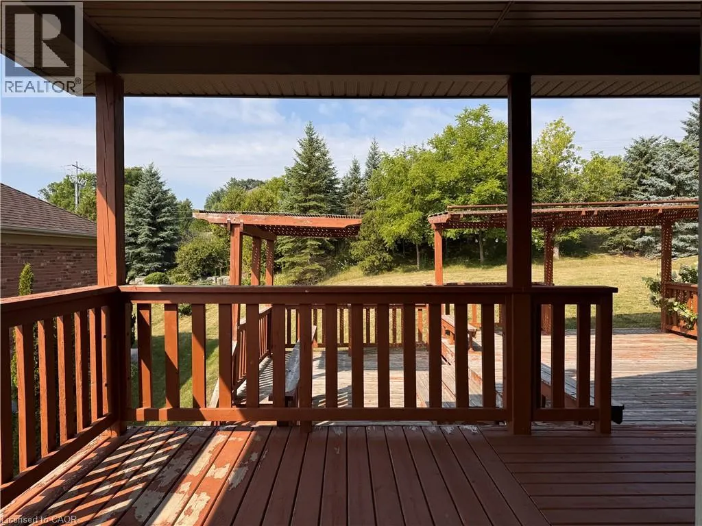 545 WOOLWICH Place