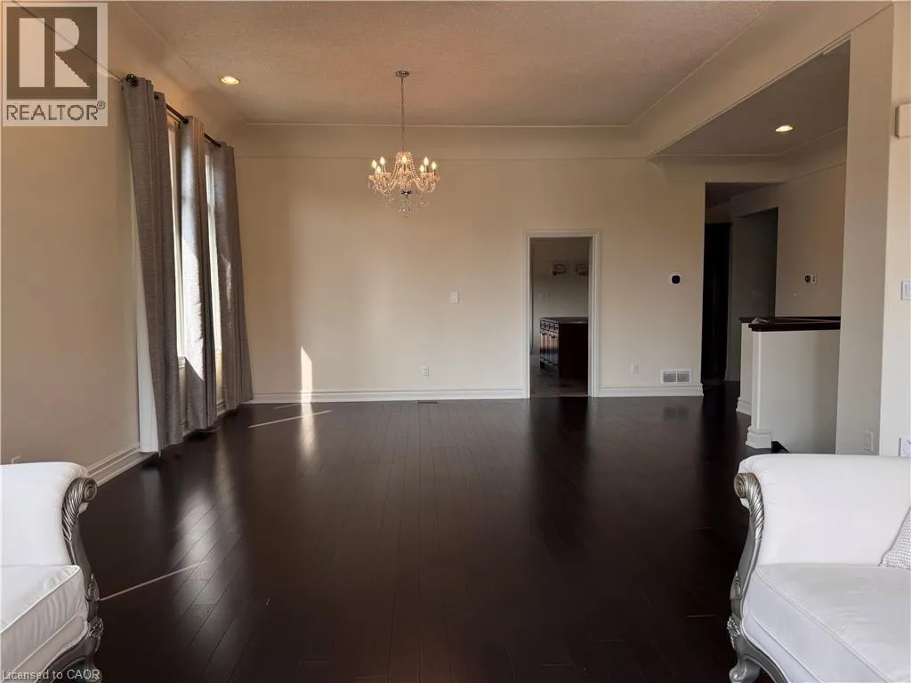 545 WOOLWICH Place