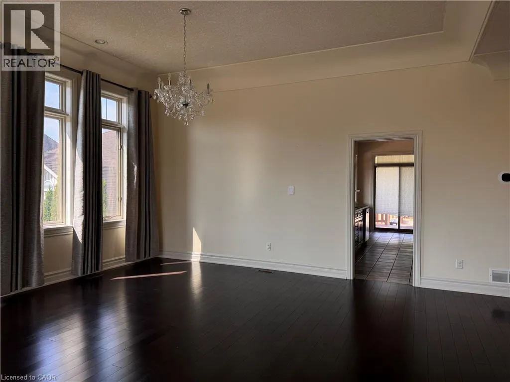 545 WOOLWICH Place
