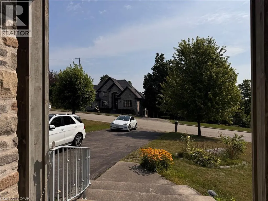 545 WOOLWICH Place