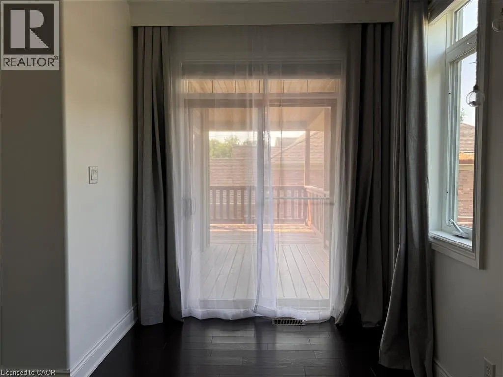 545 WOOLWICH Place