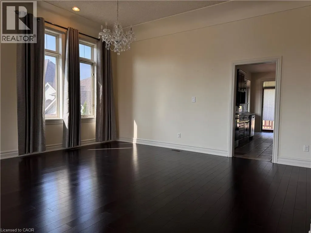 545 WOOLWICH Place