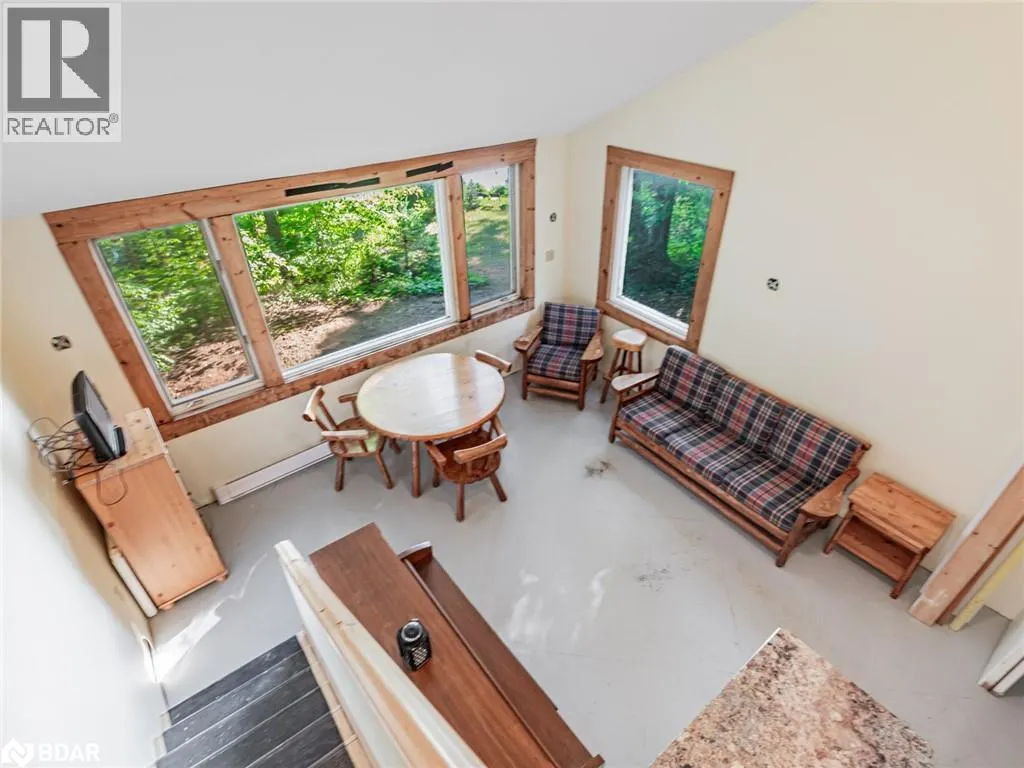 102-104 FARLAIN LAKE Road E
