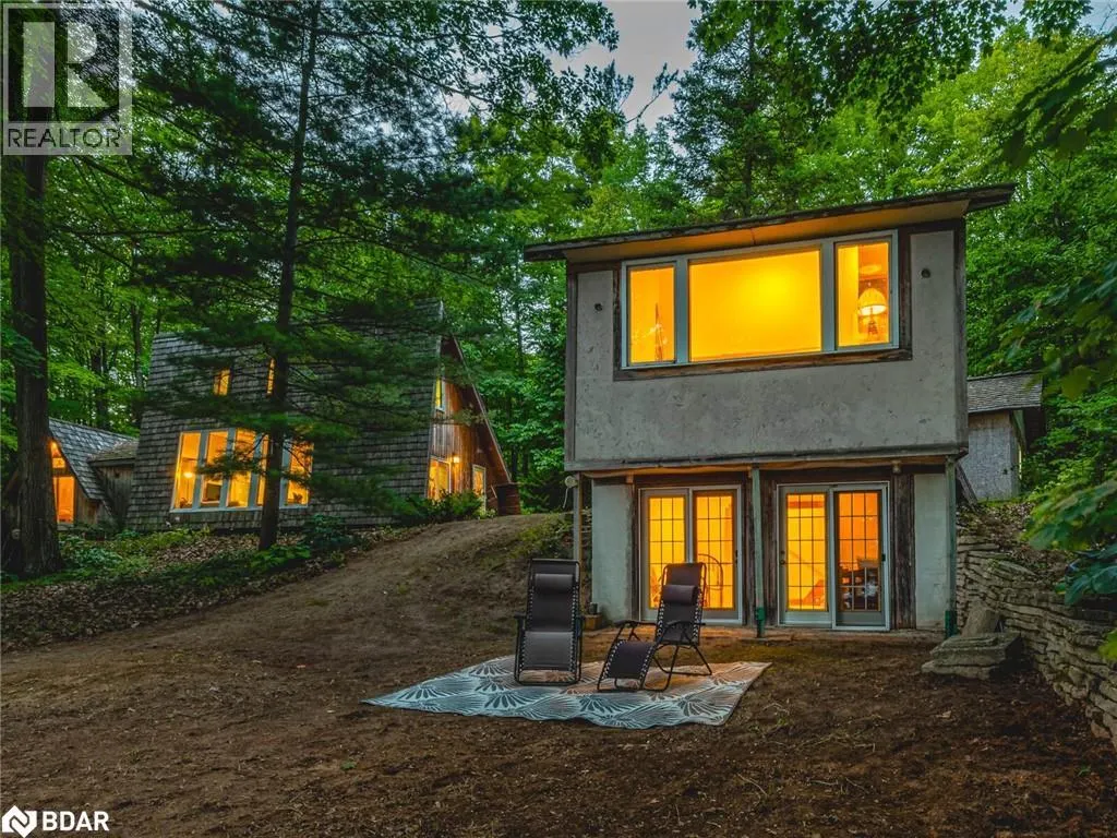 102-104 FARLAIN LAKE Road E