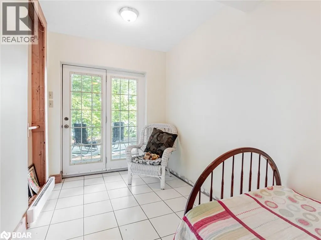 102-104 FARLAIN LAKE Road E