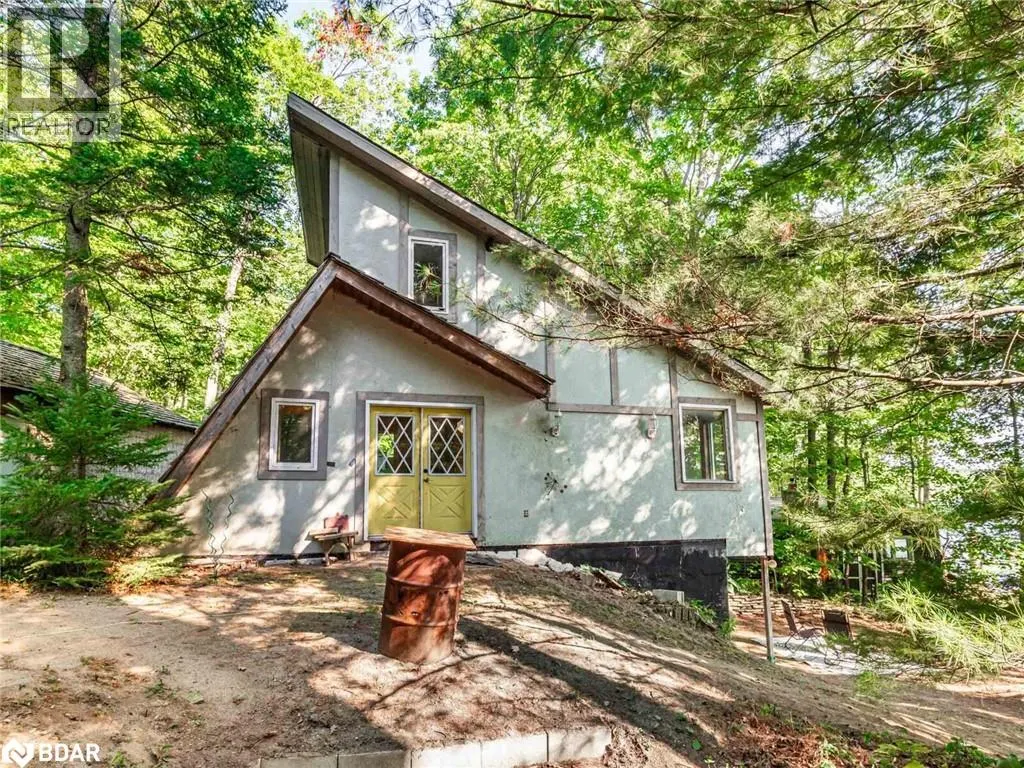 102-104 FARLAIN LAKE Road E