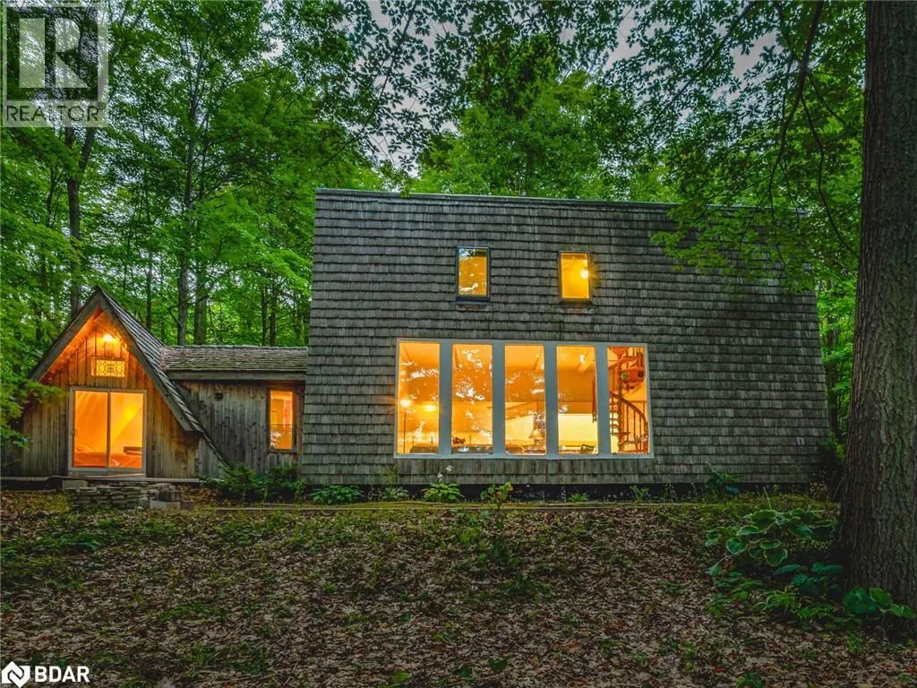 102-104 FARLAIN LAKE Road E