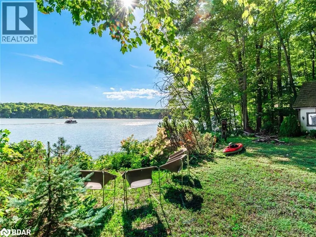 102-104 FARLAIN LAKE Road E