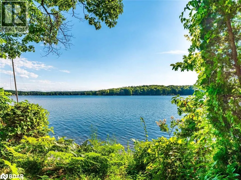 102-104 FARLAIN LAKE Road E