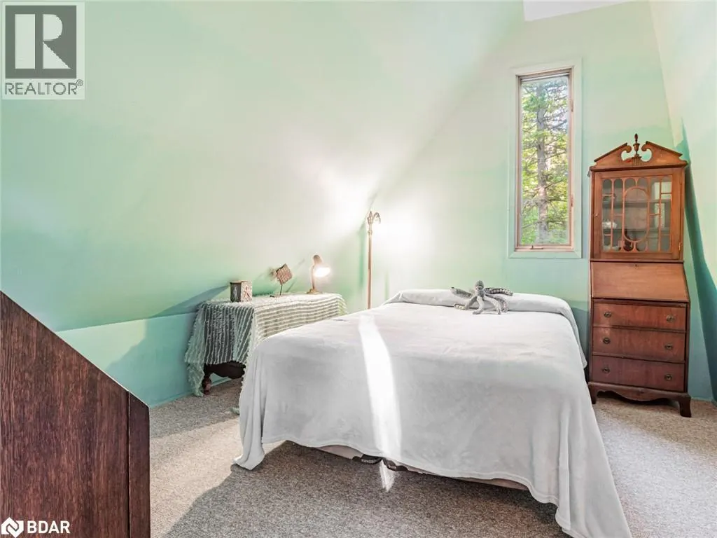 102-104 FARLAIN LAKE Road E