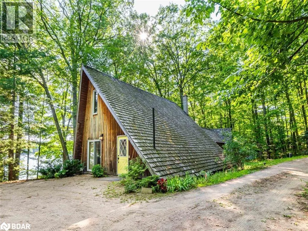 102-104 FARLAIN LAKE Road E
