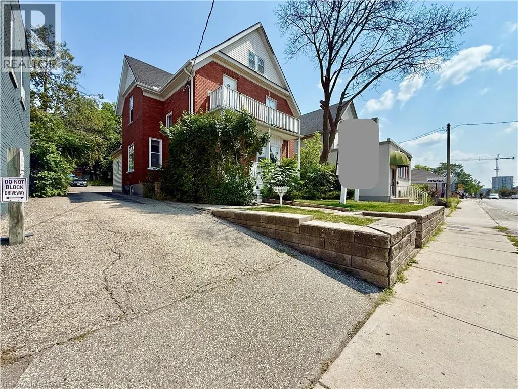 602 KING Street E